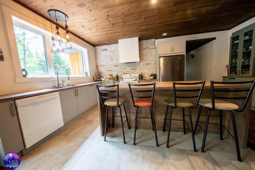 Chalet Deschamps- Spa- Chien Accepte- Nature- Estrie Mansonville Ngoại thất bức ảnh