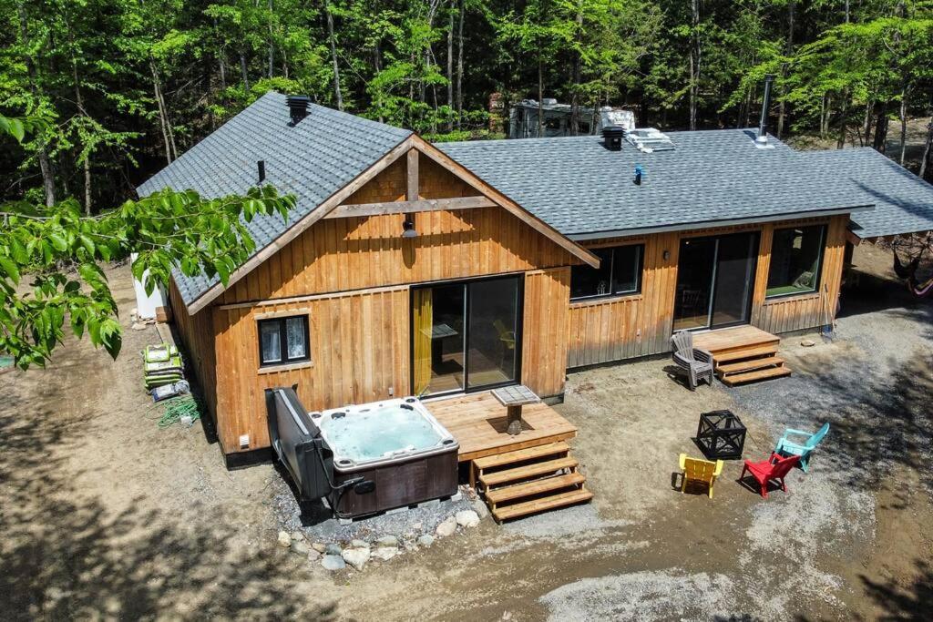 Chalet Deschamps- Spa- Chien Accepte- Nature- Estrie Mansonville Ngoại thất bức ảnh