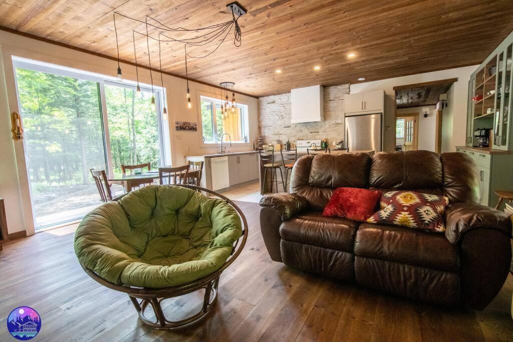 Chalet Deschamps- Spa- Chien Accepte- Nature- Estrie Mansonville Ngoại thất bức ảnh