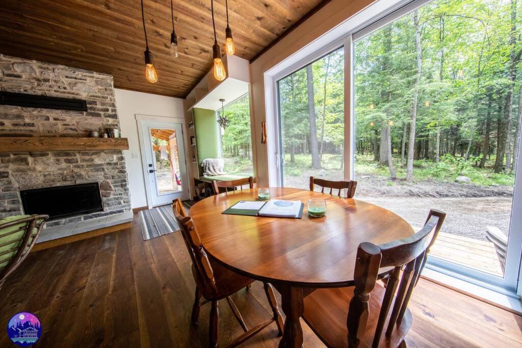 Chalet Deschamps- Spa- Chien Accepte- Nature- Estrie Mansonville Ngoại thất bức ảnh