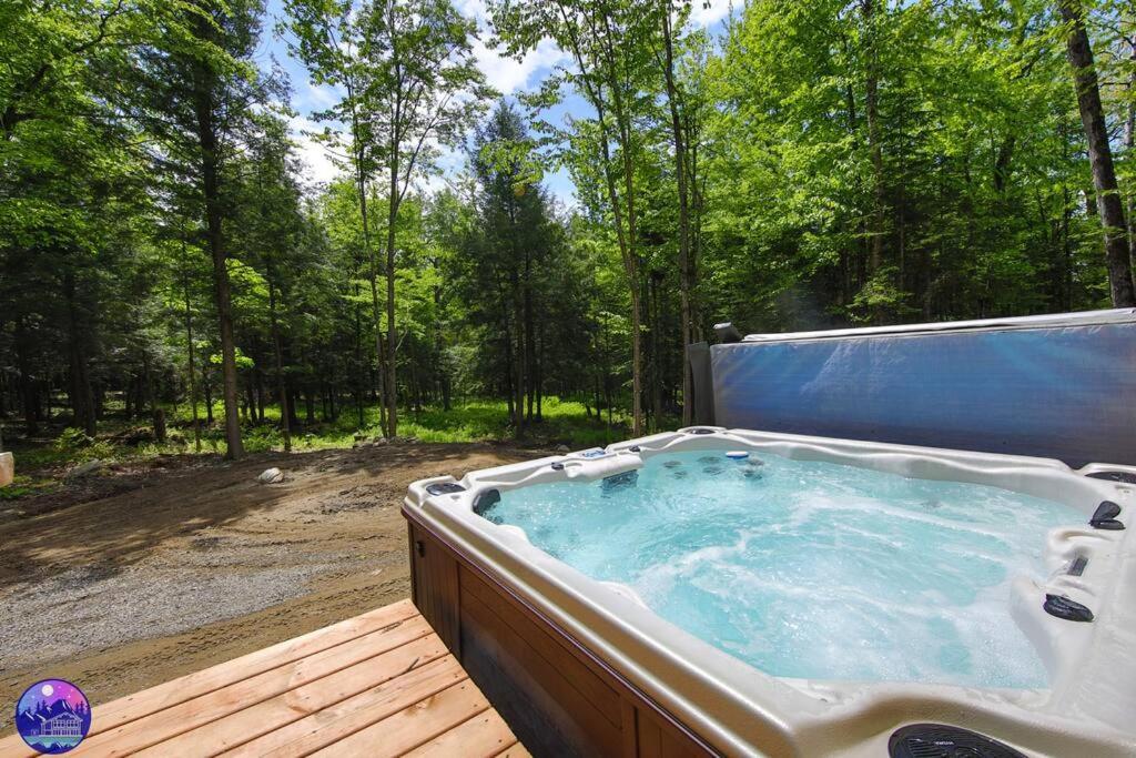 Chalet Deschamps- Spa- Chien Accepte- Nature- Estrie Mansonville Ngoại thất bức ảnh