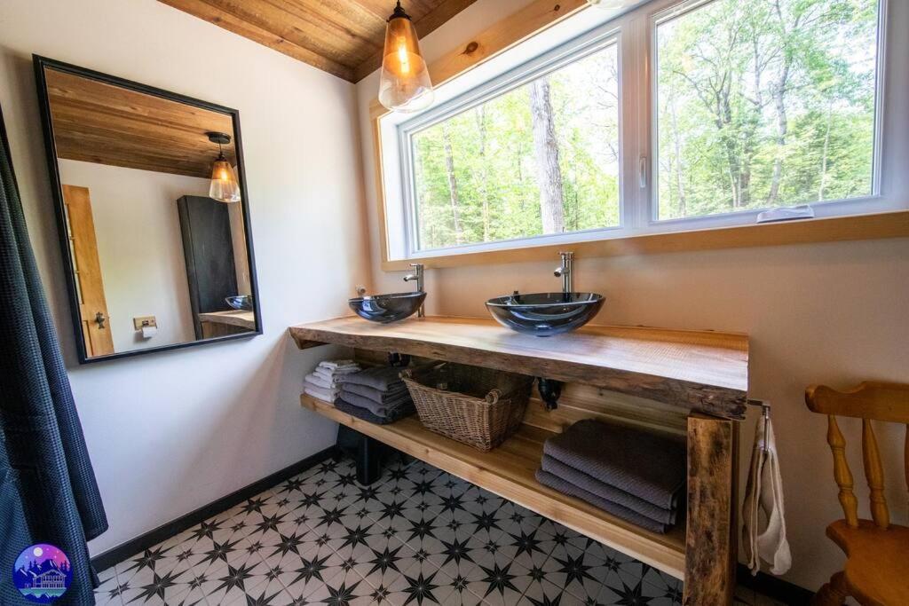Chalet Deschamps- Spa- Chien Accepte- Nature- Estrie Mansonville Ngoại thất bức ảnh